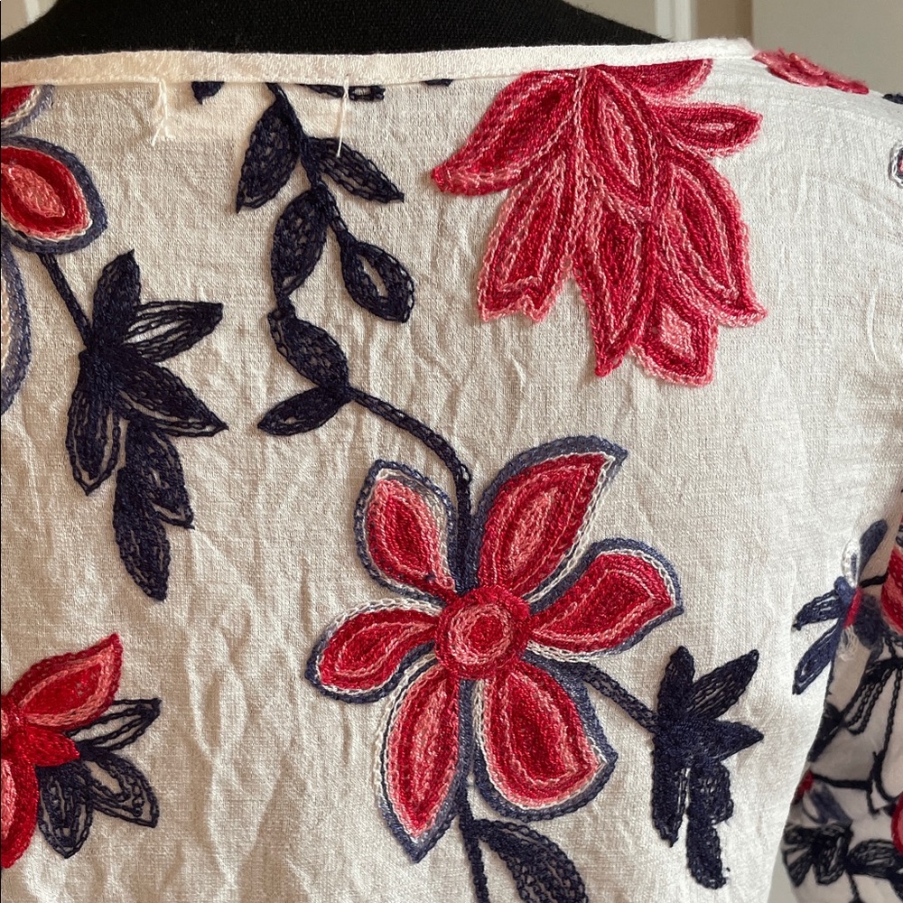 Anthropologie Kindred Floral Embroidered Blouse Size Medium - Picture 5 of 8